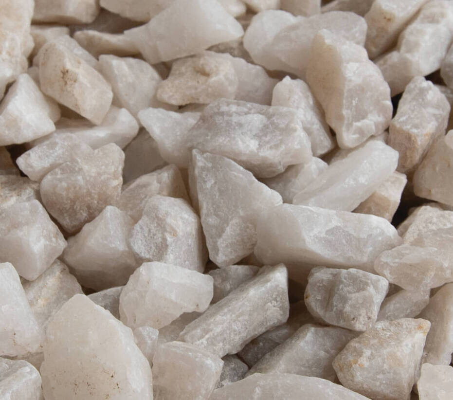 White Quartz chippings sample